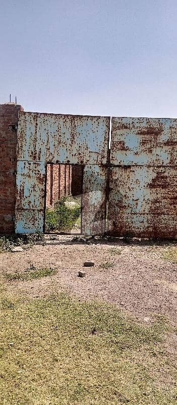 بھینی روڈ لاہور میں 4 کنال Studio فیکٹری 5.0 کروڑ میں برائے فروخت۔