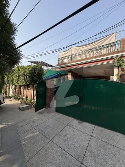 1 Kanal Semi Commercial House Available For Sale On 65ft Road Near Emporium & Canal Road 1 Kanal Semi Commercial House Available For Sale On 65ft Road Near Emporium & Canal Road