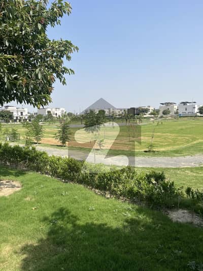 1 KANAL IDEAL LOCATION PLOT UP FOR SALE