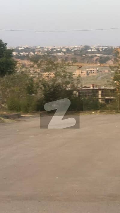 2knall plot available for sale in DHA 3 sctor B