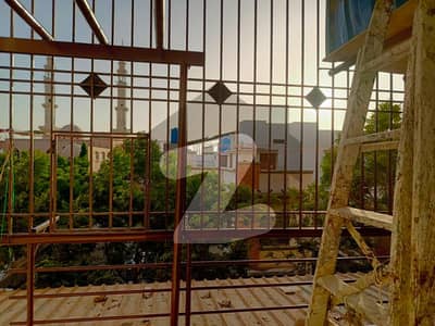 صائمہ عریبین ولاز گداپ ٹاؤن,کراچی میں 2 کمروں کا 4 مرلہ فلیٹ 34.0 ہزار میں کرایہ پر دستیاب ہے۔