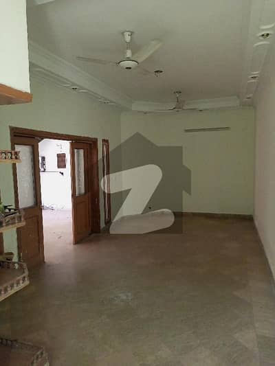 8 MARLA LOWER PORTION AVAILABLE FOR RENT IN MILITARY ACCOUNT SOCIETY COLLEGE ROAD LAHORE