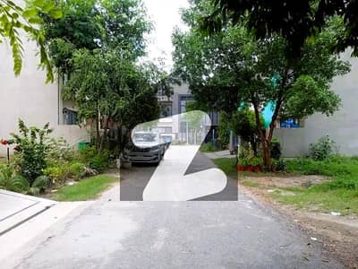 ڈی ایچ اے 9 ٹاؤن ۔ بلاک ڈی ڈی ایچ اے 9 ٹاؤن,ڈیفنس (ڈی ایچ اے),لاہور میں 5 مرلہ رہائشی پلاٹ 1.45 کروڑ میں برائے فروخت۔
