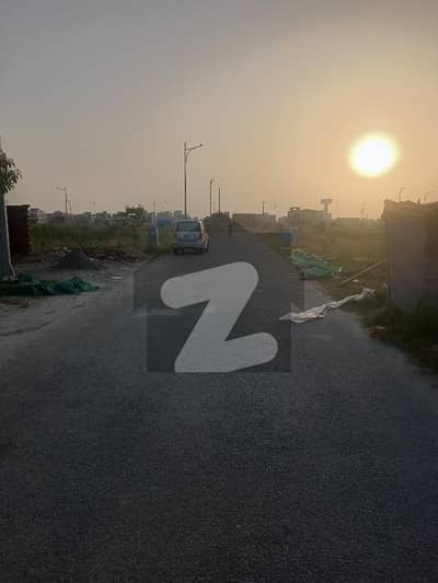 ڈی ایچ اے فیز9 پریزم - بلاک جی ڈی ایچ اے فیز9 پریزم,ڈی ایچ اے ڈیفینس,لاہور میں 1 کنال رہائشی پلاٹ 3.15 کروڑ میں برائے فروخت۔