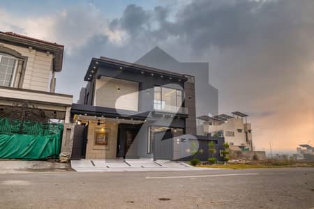 10 Marla Brand New Luxury House,Levish LifyStyle for Family In DHA Phase 7