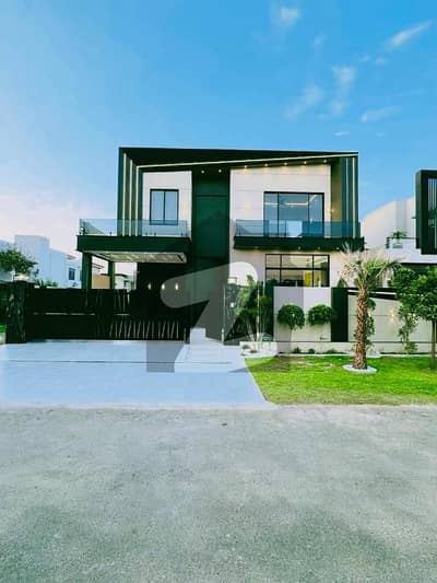 1 Kanal Beautifully Designed Modern House's Upper Portion For Rent In DHA Phase 8
