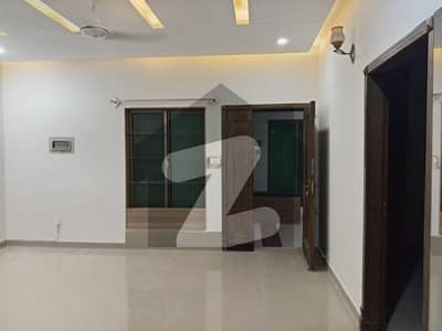 Zaraj . . . 2 Bed Flat. . . For Rent.