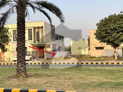 ڈی ایچ اے 9 ٹاؤن ۔ بلاک ڈی ڈی ایچ اے 9 ٹاؤن,ڈیفنس (ڈی ایچ اے),لاہور میں 5 مرلہ رہائشی پلاٹ 1.32 کروڑ میں برائے فروخت۔