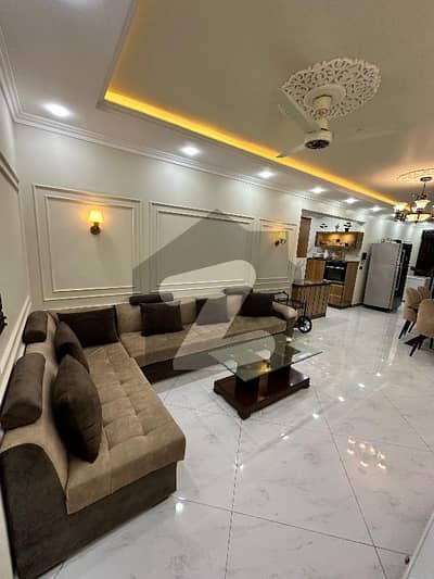 Prime Location 950 Square Feet Flat Is Available In Garden West