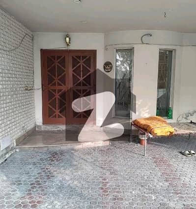 Bahria Town - Sector C 10 Marla House Up For sale
