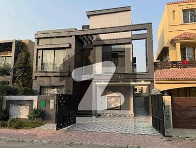 A House Of 10 Marla In Rs. 46000000 A House Of 10 Marla In Rs. 46000000