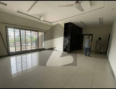 Kanal Upper Portion For Rent With Gas