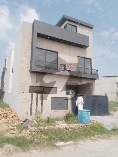 Dauble unit new 5 marla house for sale