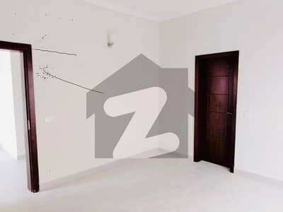 200sq Yd 3 Bedrooms Luxury Villa Is Available FOR RENT. 8km From Entrance Of BTK. 3 Bed DDL 1 Kitchen