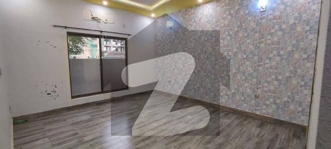 3Bed DDL 125 Sq Yd Villa FOR SALE At Precicnt-10B (All Amenities Nearby) Heighted Location Investor Rates