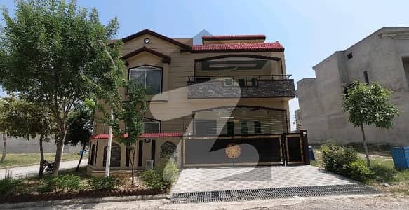 A Corner 9 Marla House Located In Gulberg Residencia - Block L Is Available For sale