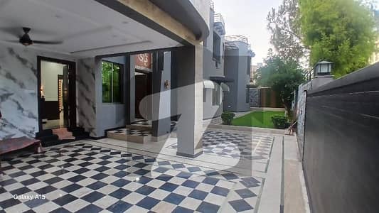 بحریہ ٹاؤن فیز 1 بحریہ ٹاؤن راولپنڈی,راولپنڈی میں 5 کمروں کا 1 کنال مکان 8.0 کروڑ میں برائے فروخت۔ بحریہ ٹاؤن فیز 1 بحریہ ٹاؤن راولپنڈی,راولپنڈی میں 5 کمروں کا 1 کنال مکان 8.0 کروڑ میں برائے فروخت۔