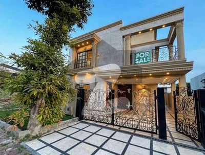 10 Marla Designer House Available For Sale
