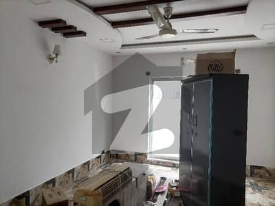 10 Marla Upper Portion For Rent In DHA Phase 8 - Ex Air Avenue Lahore