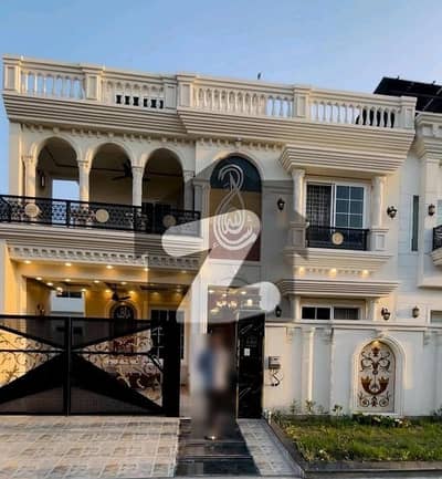 گارڈن ٹاؤن فیز 3 - بلاک ڈی گارڈن ٹاؤن فیز 3,گارڈن ٹاؤن,گوجرانوالہ میں 6 کمروں کا 10 مرلہ مکان 3.5 کروڑ میں برائے فروخت۔