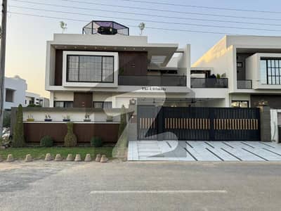 17.5 Marla Brand New Sooper Luxury Elite Class House Available For Sale in Buch Villas Multan