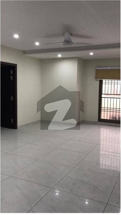 Brand New Building Semi Furnished Area 1200 Square Feet Available For Rent Corporate Office In Main Boulevard Road Gulberg 3 Lahore