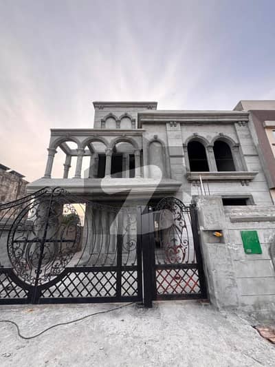 10 Marla Grey Structure House for Sale in Bahria Orchard Phase 1 Northern Block 5 Beds 10 Marla Grey Structure House for Sale in Bahria Orchard Phase 1 Northern Block 5 Beds