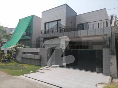 Your Dream Fully Furnished 10 Marla House Is Available In Divine Gardens