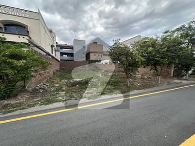 19.5 Marla Corner Plot Available For Sale In 70 Feet Boulevard Road Faisal Town West Canal Road Fsd.