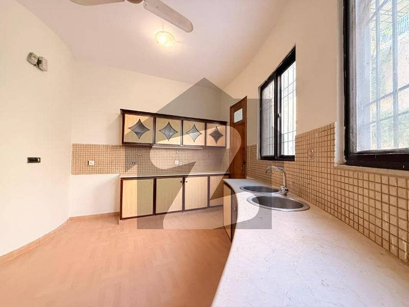 Liveable House At Nice Location Liveable House At Nice Location