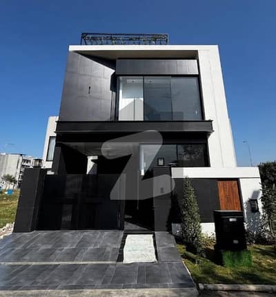 5 MARLA BRAND NEW UNIQUE & STYLISH HOUSE FOR SALE