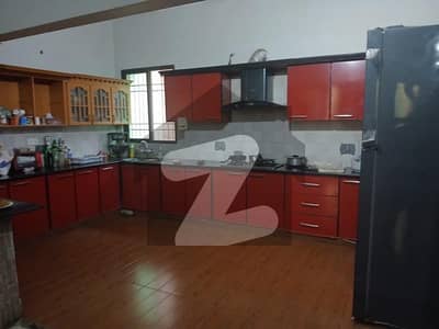 400 Square Yard First Floor Well Maintain Without Roof