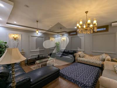 Chance Deal Bungalow For ZoneA 15Years Old 5 Bedrooms Drawing Dining In Dha Phase VIII