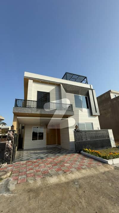 7 Marla Corner House With Solid Construction For Sale