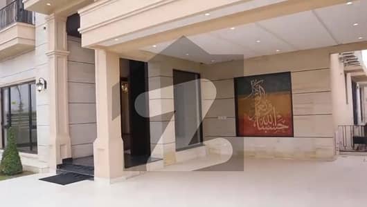 ڈی ایچ اے فیز 8 ڈیفنس (ڈی ایچ اے),لاہور میں 7 کمروں کا 1 کنال مکان 18.0 کروڑ میں برائے فروخت۔