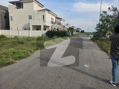 DHA PHASE 7 Y BLOCK PLOT NO 2670 BEST LOCATION FOR SALE
