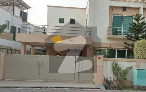 12Marla Safari Villas 3 for Rent in Bahria Town Rawalpindi.