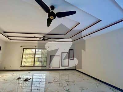3 Bedroom Upper Portion | Bahria Town Phase 7 | Separate Entrance | 2 Terraces | 3 Bedroom Upper Portion | Bahria Town Phase 7 | Separate Entrance | 2 Terraces |
