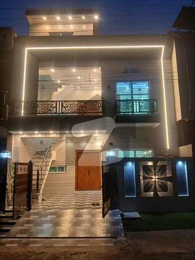 کینال گارڈنز - بلاک اے اے کینال گارڈن,لاہور میں 5 کمروں کا 5 مرلہ مکان 2.45 کروڑ میں برائے فروخت۔