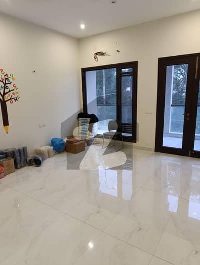 Brand New Independent Upper Portion For Rent On Shahrah-E-Faisal 300 Yards