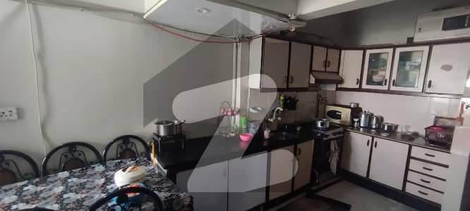 3 BED D/D FLAT 2ND FLOOR ROAD SIDE WEST OPEN