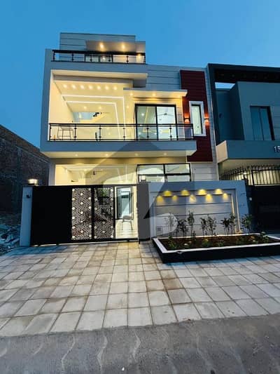 BRAND NEW ULTRA LUXURY HOUSE FOR SALE IN AFFORDABLE PRICE AND BEST LOCATION