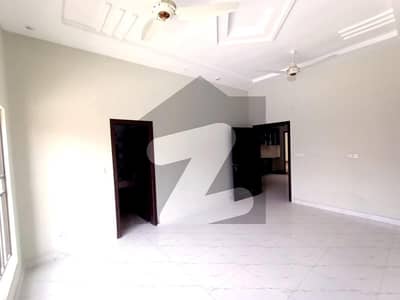 Good Location A Centrally Located House Is Available For rent In Gujranwala