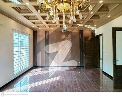 PRIME LOC BRAND NEW OUT CLASS FINISHING KANAL HOUSE AVAIL FOR SALE