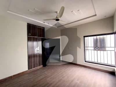 Good Location House Of 10 Marla In DHA Sector A - Rachna Villas Is Available