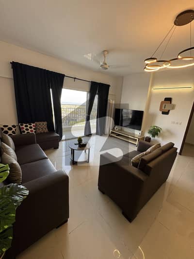FULLY FURNISHED SPECIOUS 3 BEDS APPARTMENT AVALIABLE FOR RENT IN COM3 APPARTMENT CLIFTON BLOCK 6