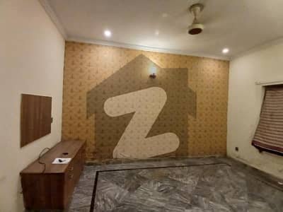 4 Marla Facing Park Lower Portion Available For Rent in R1 Block Near Shaukat Khanam Hospital Lahore 4 Marla Facing Park Lower Portion Available For Rent in R1 Block Near Shaukat Khanam Hospital Lahore