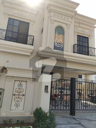 ڈی ایچ اے فیز 1 ۔ سیکٹر بی1 ڈی ایچ اے فیز 1,ڈی ایچ اے ڈیفینس,ملتان میں 4 کمروں کا 10 مرلہ مکان 1.0 لاکھ میں کرایہ پر دستیاب ہے۔