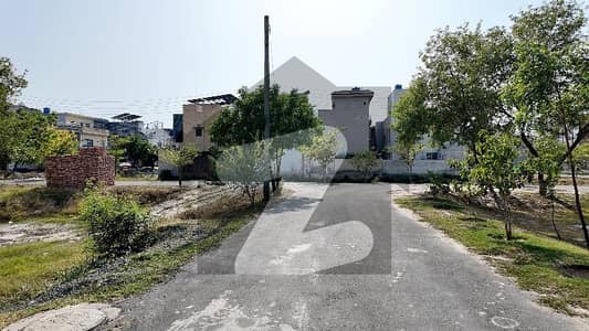 Corner Valencia - Block J1 Residential Plot For sale Sized 7 Marla Corner Valencia - Block J1 Residential Plot For sale Sized 7 Marla