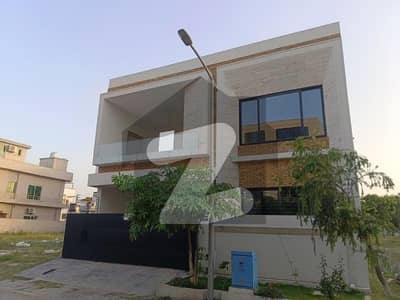 Prime Location Top City 1 - Block D House Sized 10 Marla For sale